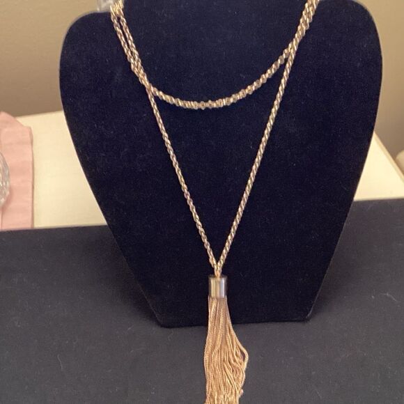 Goldtone Adjustable Link and Tassel Necklace - Picture 1 of 4
